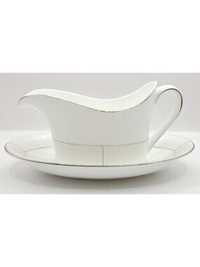 Wedgwood Shagreen Gravy Boat & Plate White Platinum Set New Opened Box NWT